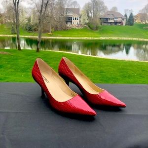 Ellen Tracy red leather heels, Size 9